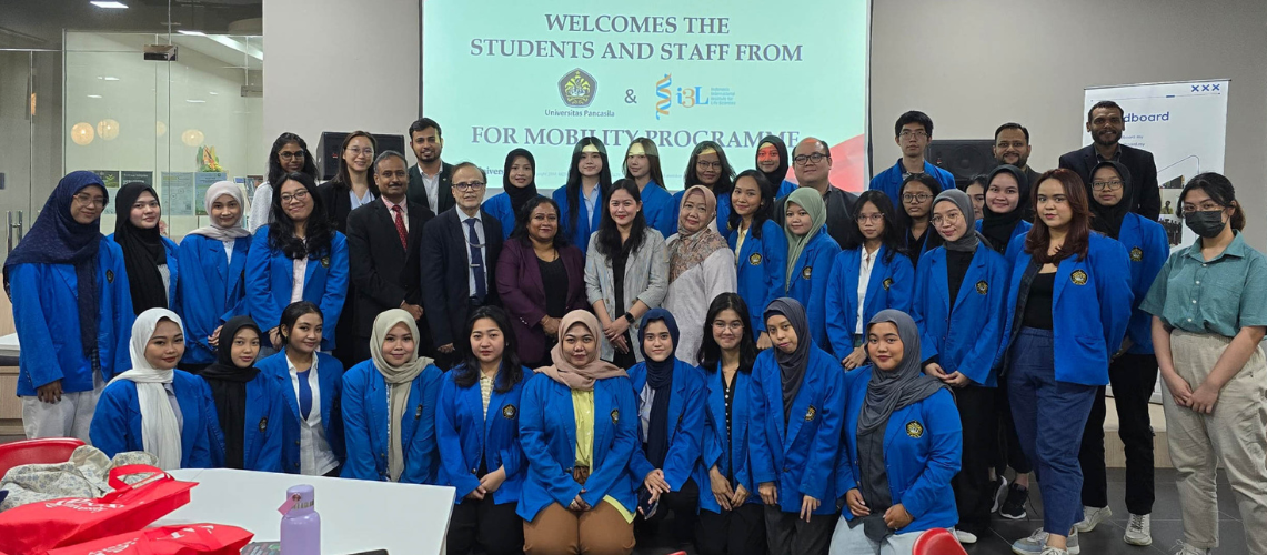 30 undergraduate students of FFUP participated in Student Mobility at Faculty of Pharmaceutical Sciences, UCSI University, Malaysia.